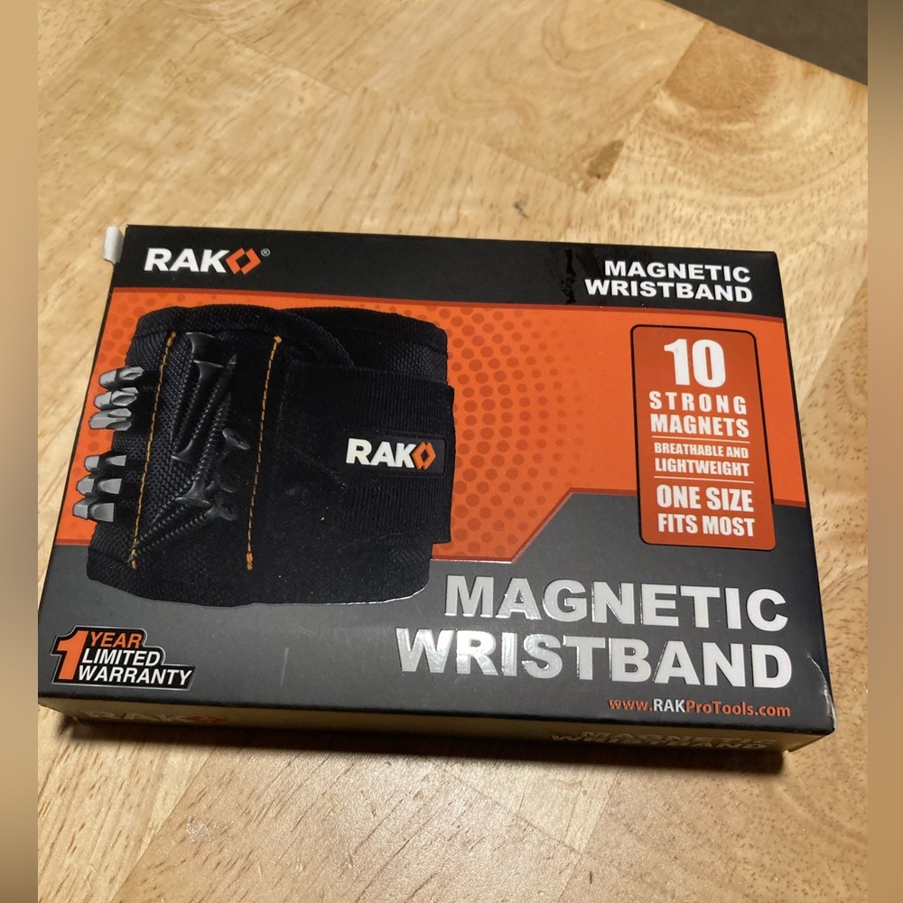 RAK Magnetic Wristband for Holding Screws Nails and Drill Bits for Men